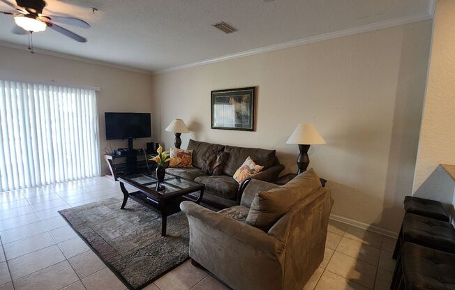 3 beds, 2.5 baths, $1,995, Unit Unit 1107