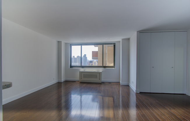 Studio, 1 bath, 481 sqft, $3,975, Unit 24J