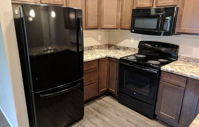 3 beds, 2 baths, 1,293 sqft, $1,375, Unit 2450-312
