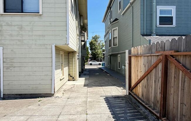 2 beds, 1 bath, 695 sqft, $2,550, Unit 1523 Broadway Unit C