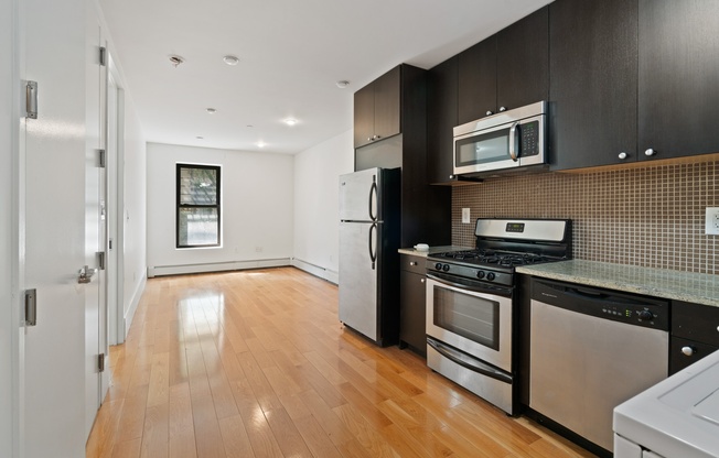 1 bed, 1 bath, $3,000, Unit 1-C