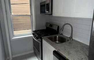 2 beds, 1 bath, $2,200, Unit 2H