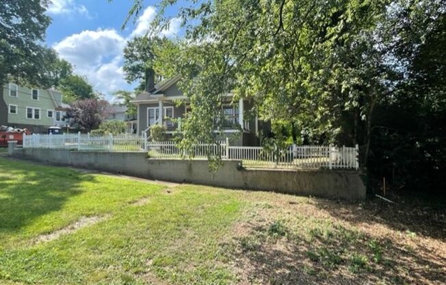 Introducing WesleyHeights401, a charming 3-bedroom, 2-bathroom house located in the heart of Charlotte, NC