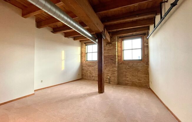 3 beds, 2 baths, 1,360 sqft, $2,800, Unit 307