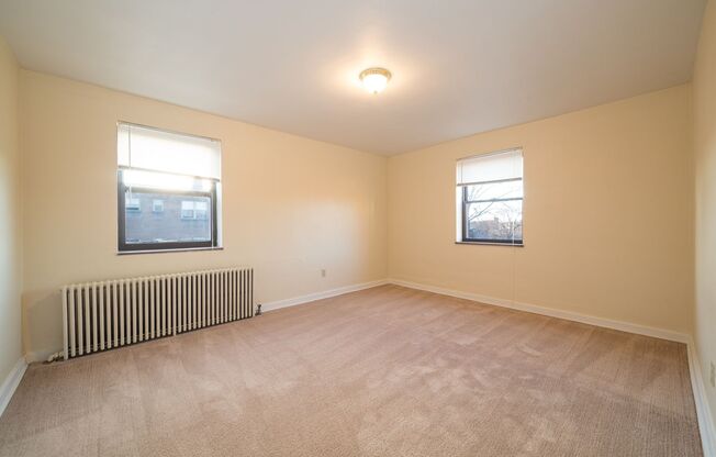 2 beds, 1 bath, 710 sqft, $1,640, Unit 02D