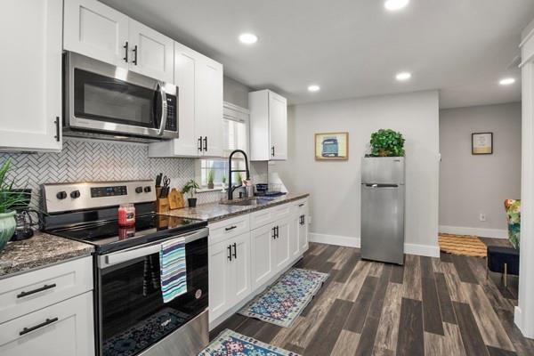 611 W PAGE AVE