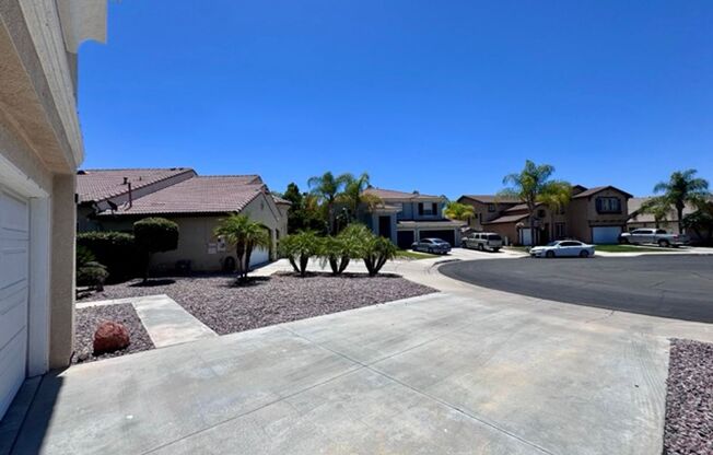 Murrieta Home with 6 Bedrooms plus a Bonus Room