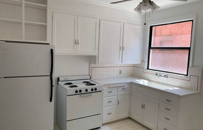 1 bed, 1 bath, 550 sqft, $1,095, Unit Unit 9