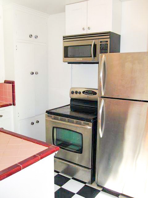 2 beds, 1 bath, 1,270 sqft, $3,295, Unit 04