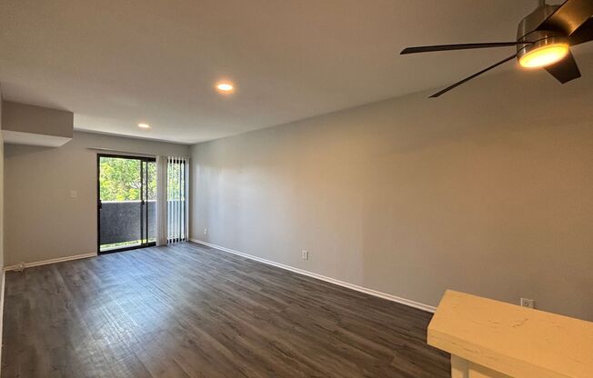 1 bed, 1 bath, 695 sqft, $1,598, Unit 301