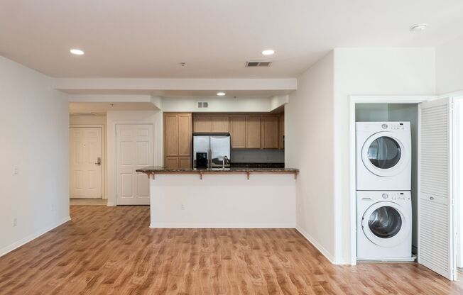 2 beds, 2.5 baths, 1,207 sqft, $3,100, Unit 8714-200