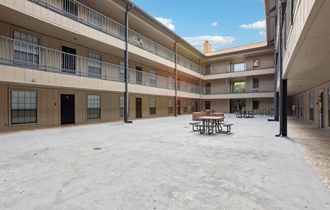 2 beds, 2 baths, $1,995, Unit # 209