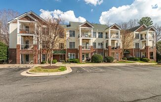Freshly Updated 2BR/2BA Condo in Northeast Raleigh - Minutes to Downtown