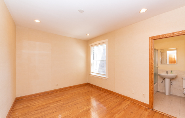 3415 North Elaine Place #2