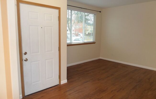 Immaculate 3 Bedroom PLUS Bonus Room in Sought-After Bradley Park in Puyallup!!