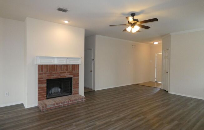 Lovely 3 bedroom, 2 bath home in The Parks @ Boat Club near schools, shopping & more! 5809 Mount Plymouth Point, Fort Worth, TX 76179