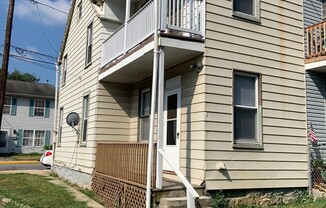 2 beds, 1 bath, $1,000