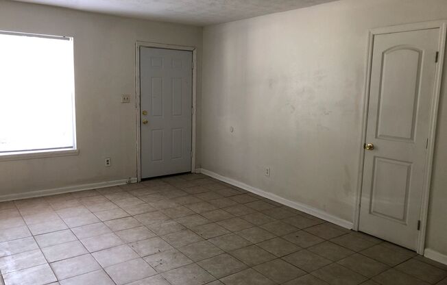 3 beds, 1 bath, $1,250