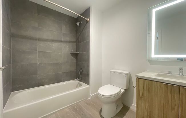 2 beds, 2 baths, 750 sqft, $1,650, Unit Unit 206