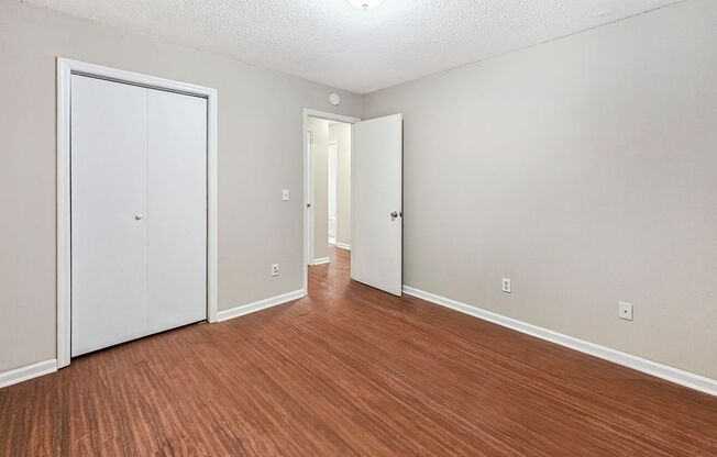 3 beds, 2 baths, $2,000, Unit Unit B