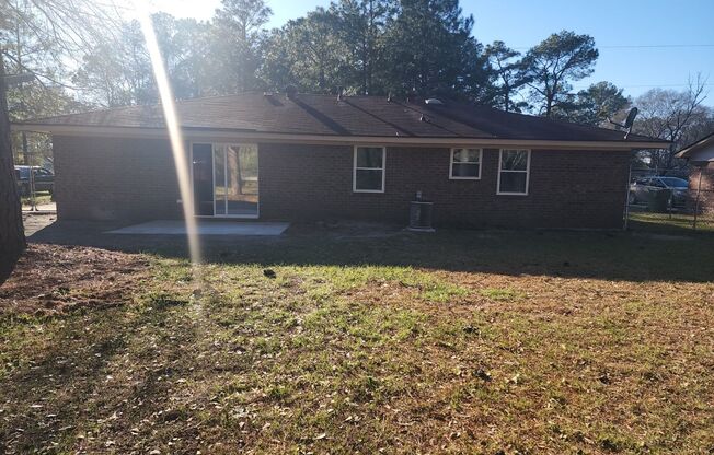 4 beds, 2 baths, $1,650