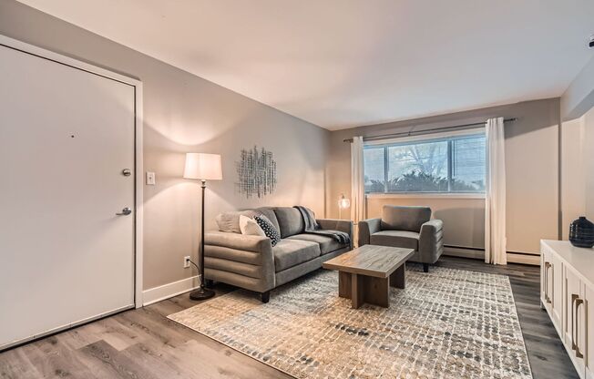The Avenue 425