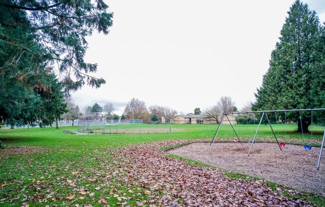 3 beds, 1 bath, 950 sqft, $1,620, Unit C-08