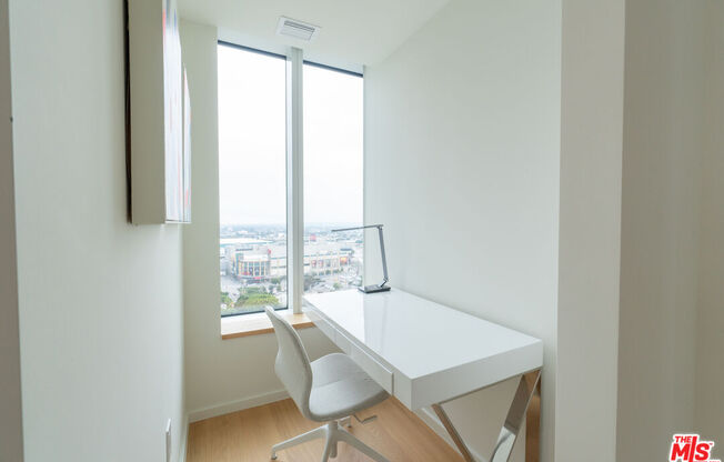 1 bed, 1.5 baths, 920 sqft, $4,600, Unit 1903
