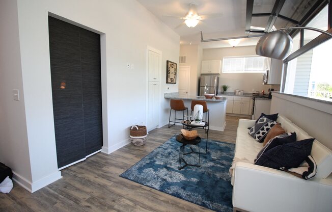 Studio, 1 bath, 601 sqft, $1,555