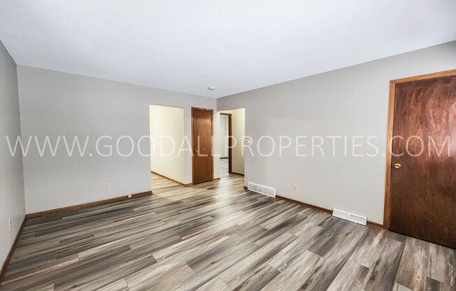 2 beds, 1 bath, $1,050