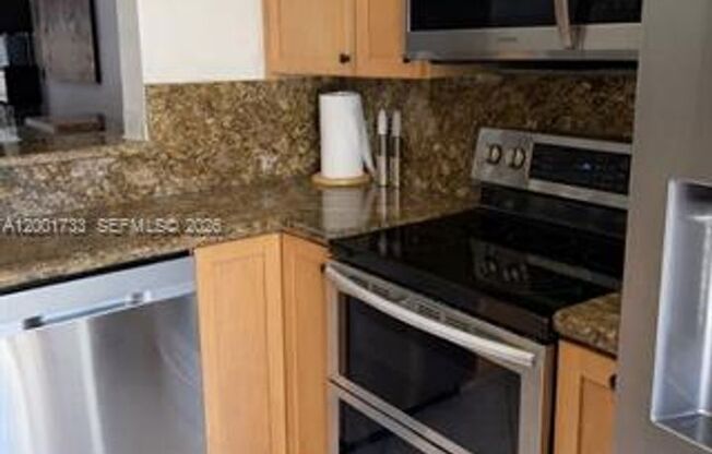 2661 NE 164th St th 40 NORTH MIAMI BEACH, FL 33160