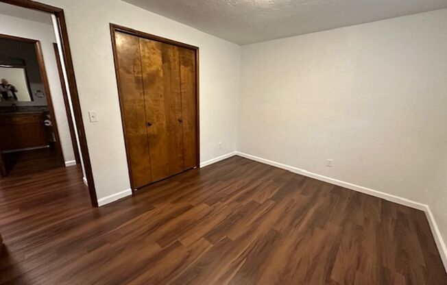 3 beds, 1 bath, $2,100