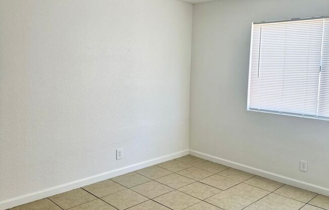 2 beds, 2 baths, 902 sqft, $1,195, Unit #140