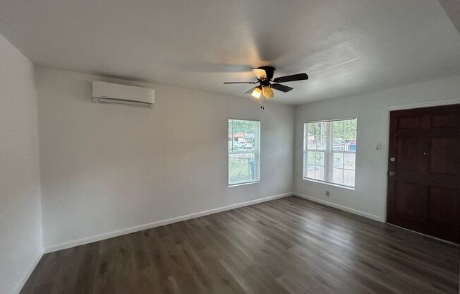 Charming 4 Bed, 3 Bath Home + Bonus 1 Bed/1 Bath Casita!