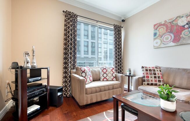 Fully Furnished and Highly Upgraded Corporate, Vacation or Long-term Gaslamp Quarter 1 Bedroom!