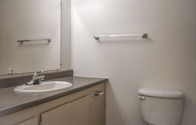 Studio, 1 bath, 474 sqft, $945, Unit 27