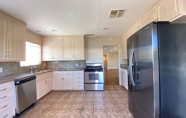 7BD/4BA, Two Kitchens!