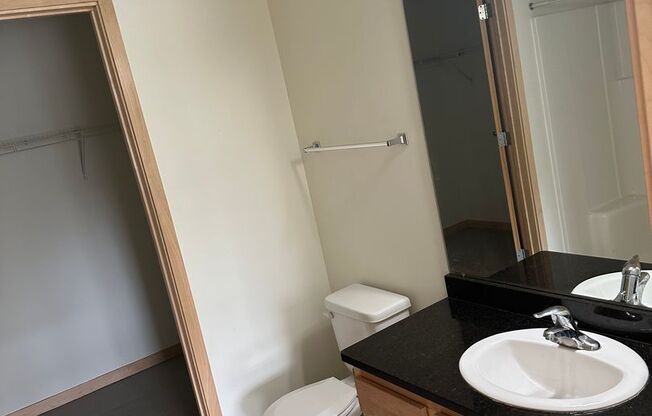 2 beds, 2 baths, 1,000 sqft, $1,395, Unit 410