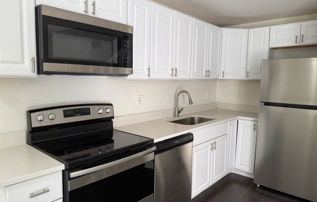 Prestige Townhomes: Stylish 2-Bedroom Living in the Heart of Puyallup
