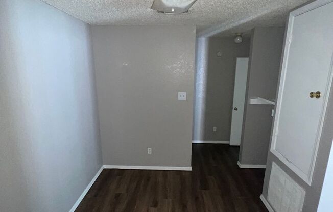 1 bed, 1 bath, 530 sqft, $650, Unit 315