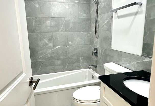 Studio, 1 bath, 400 sqft, $1,300, Unit 6954-410