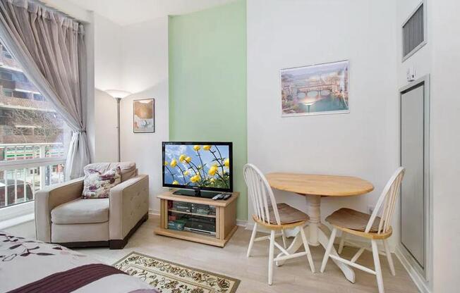 1 bed, 1 bath, 450 sqft, $3,750, Unit 2G