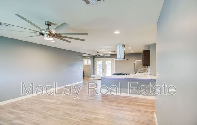 3729 W BUTLER DR
