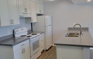 3 beds, 2 baths, 1,135 sqft, $2,425, Unit A07