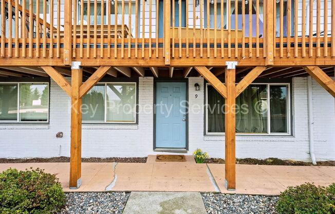 Updated Lakeshore Area Condo