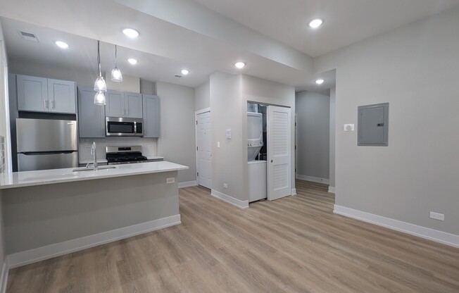 428 W Belden St