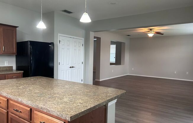 3/2 Single Family Home in Quiet Neighborhood