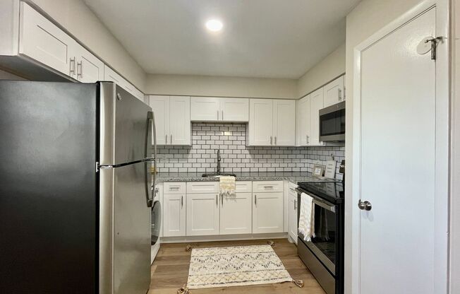 1 bed, 1 bath, 557 sqft, $1,299, Unit J30