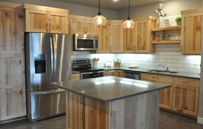 2 beds, 2.5 baths, $2,195, Unit 315