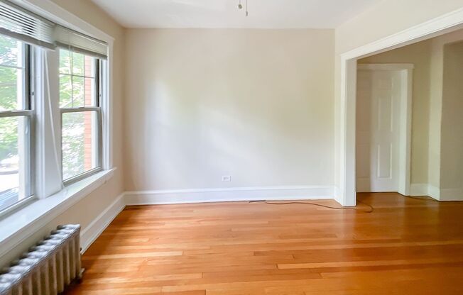 2 beds, 1 bath, 875 sqft, $2,495, Unit 1607-2